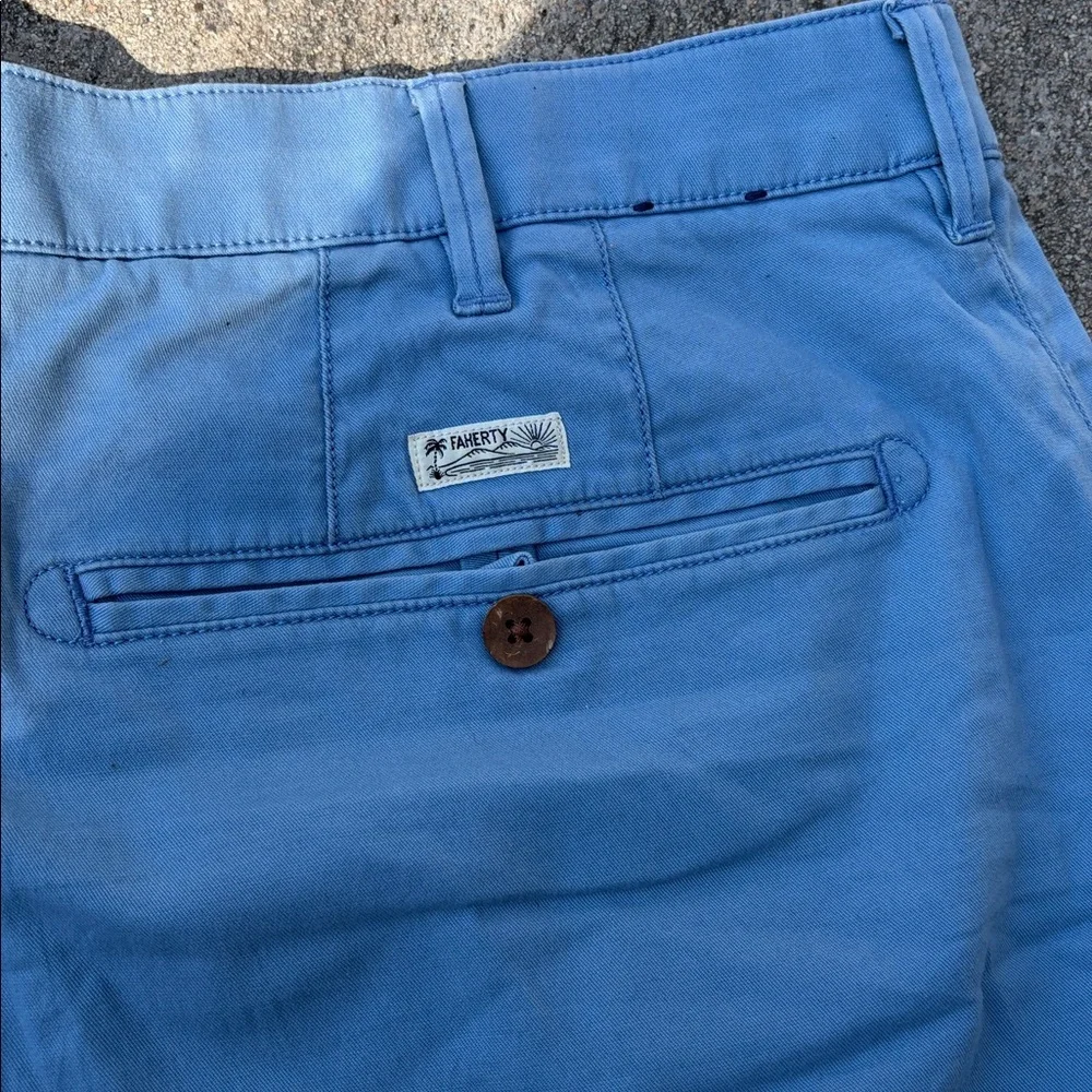 Faherty Blue shorts movement chino 8” 38 men’s
